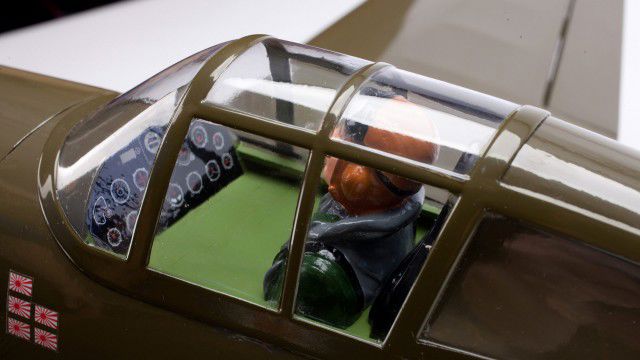 Hangar 9 P-40B Warhawk 50 ARF