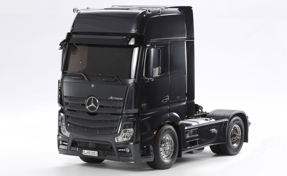 Tamiya 1/14 R/C Mercedes-Benz Actros 1851 GigaSpace (Black Edition)