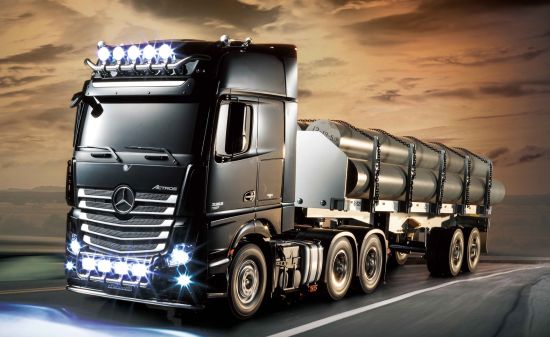 TAMIYA 1:14 Mercedes-Benz Actros 3363 6x4 GigaSpace