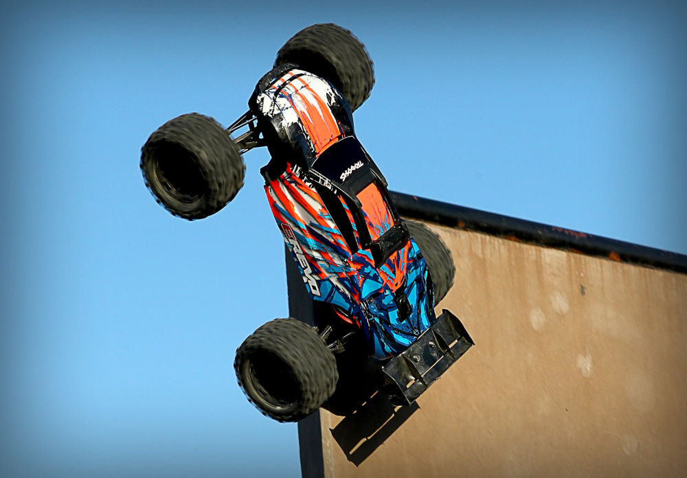 TRAXXAS E-Revo Brushless RTR 2.4GHz ohne Lader, ohne Akkus, Version 2018