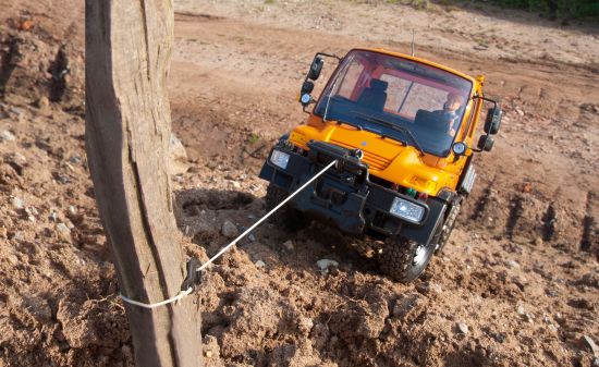 Carson 1:12 Unimog U300 m. Anhänger 100% RTR