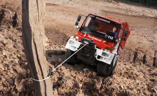 Carson 1:12 Unimog Feuerwehr 2,4 GHz 100% RTR
